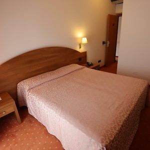 Camera standard con letto king size